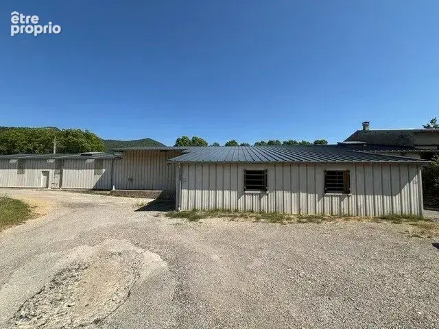 En exclusivite a saillans un batiment commercial ou professionnel - photo 12