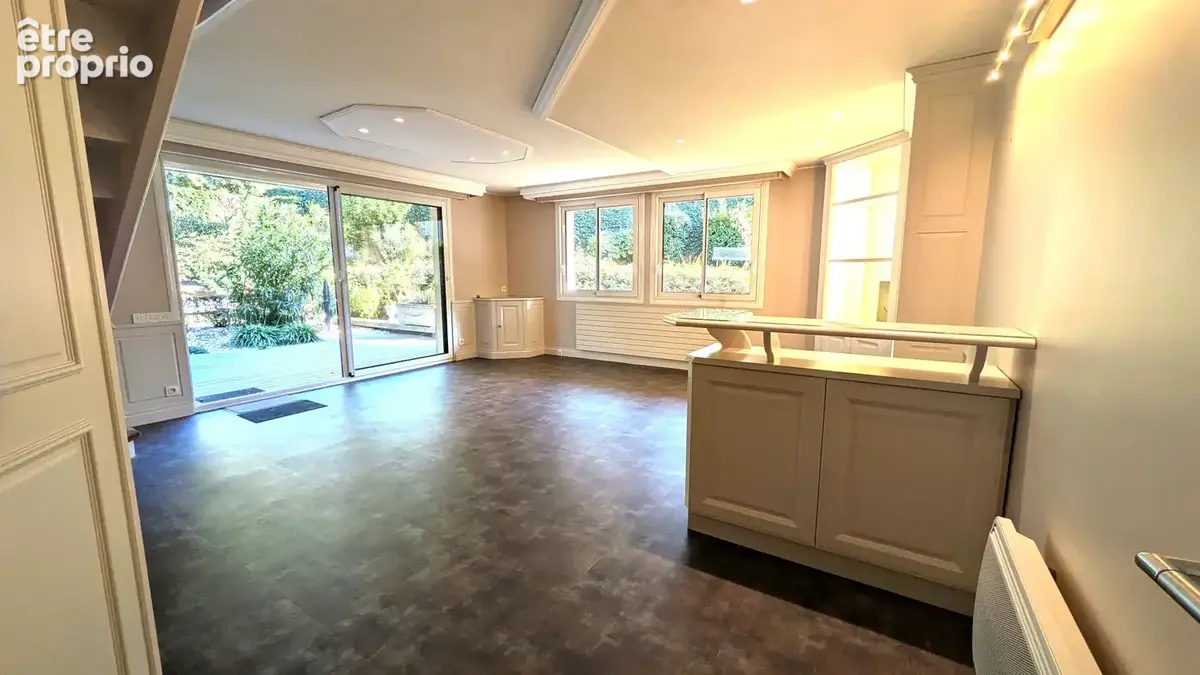 Achat-vente laval appartement  de 180 m² quartier gare - centre ville - photo 3