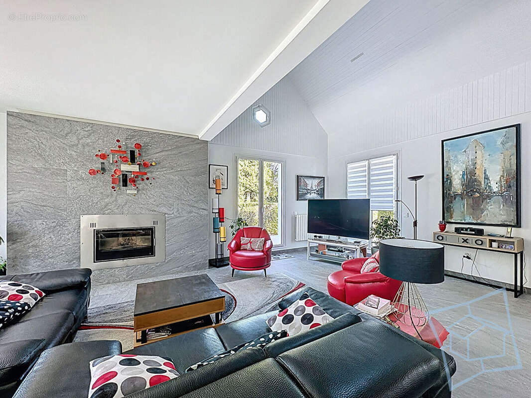 Maison à DAMPIERRE-EN-YVELINES