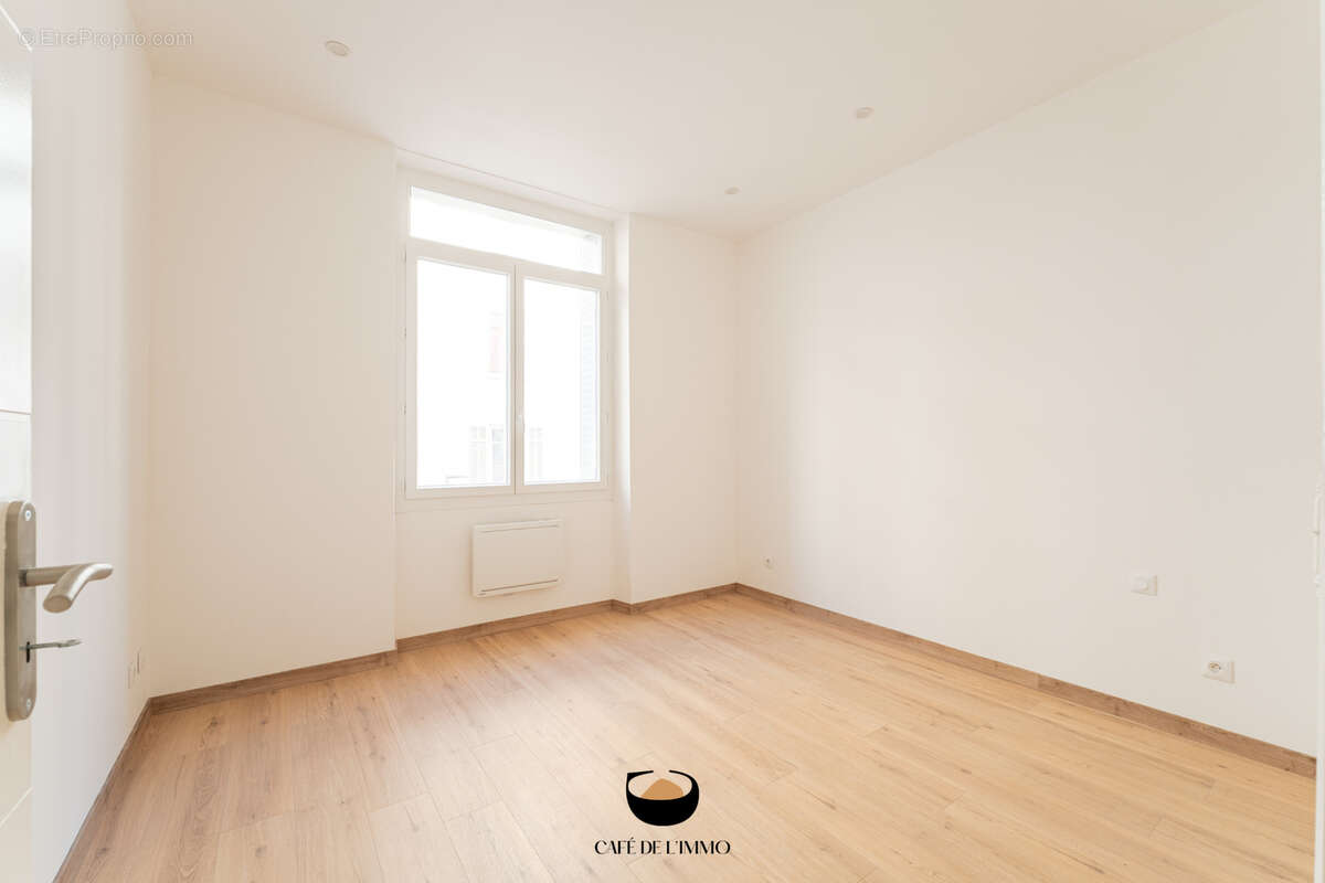 Appartement à MARSEILLE-4E