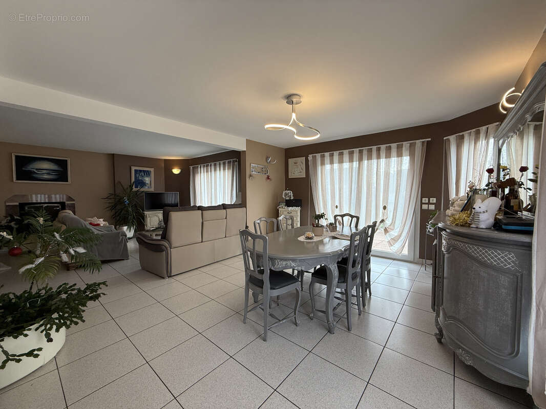 Maison à LE NEUFBOURG