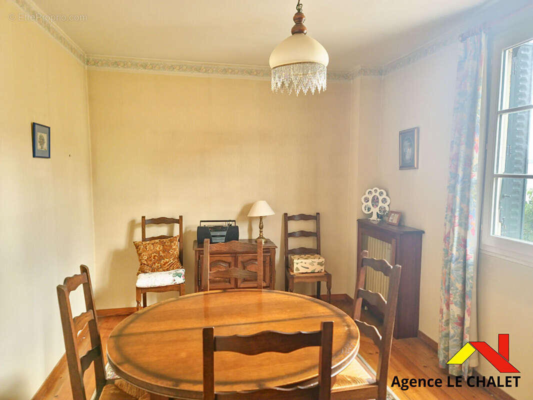 Maison à VILLENEUVE-LE-ROI