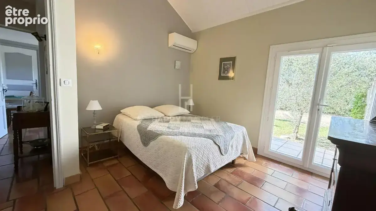 EXCLUSIVITE : Mouriès, proche village et commerces , maison de plain pied - photo 14
