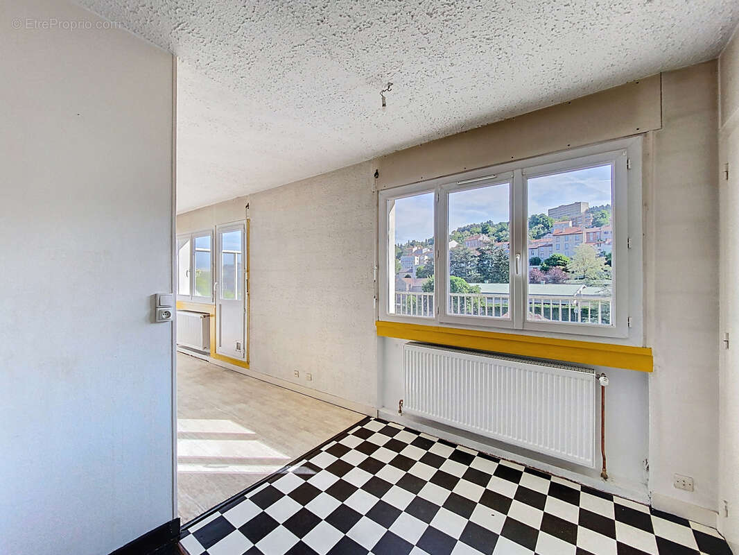 Appartement à SAINT-ETIENNE