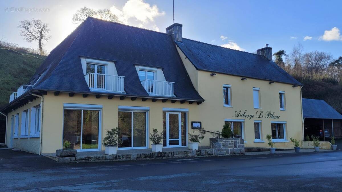 Ancien restaurant en pierre   275 m2   12 pièces   Jardin ar - photo 2