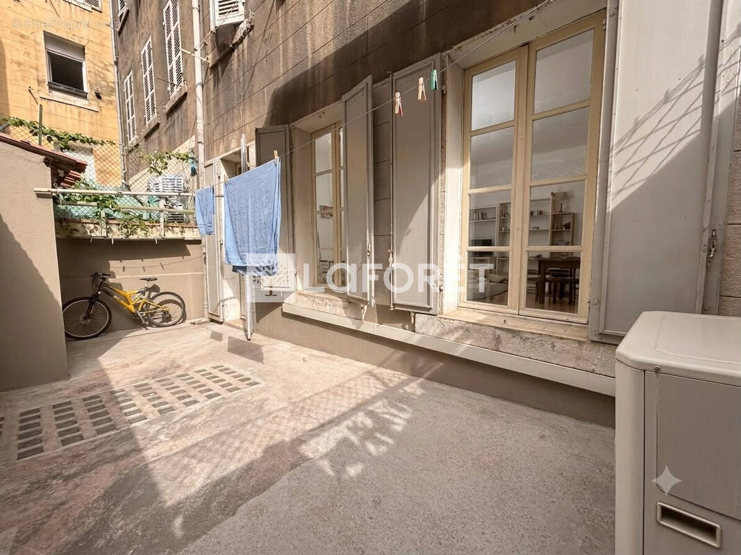 Appartement à MARSEILLE-1E
