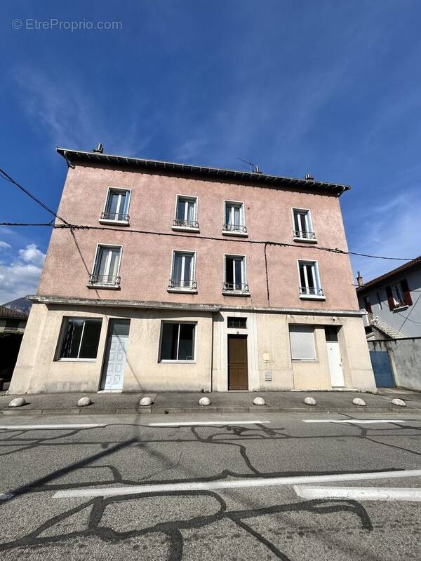 Appartement à SAINT-MARTIN-D'HERES