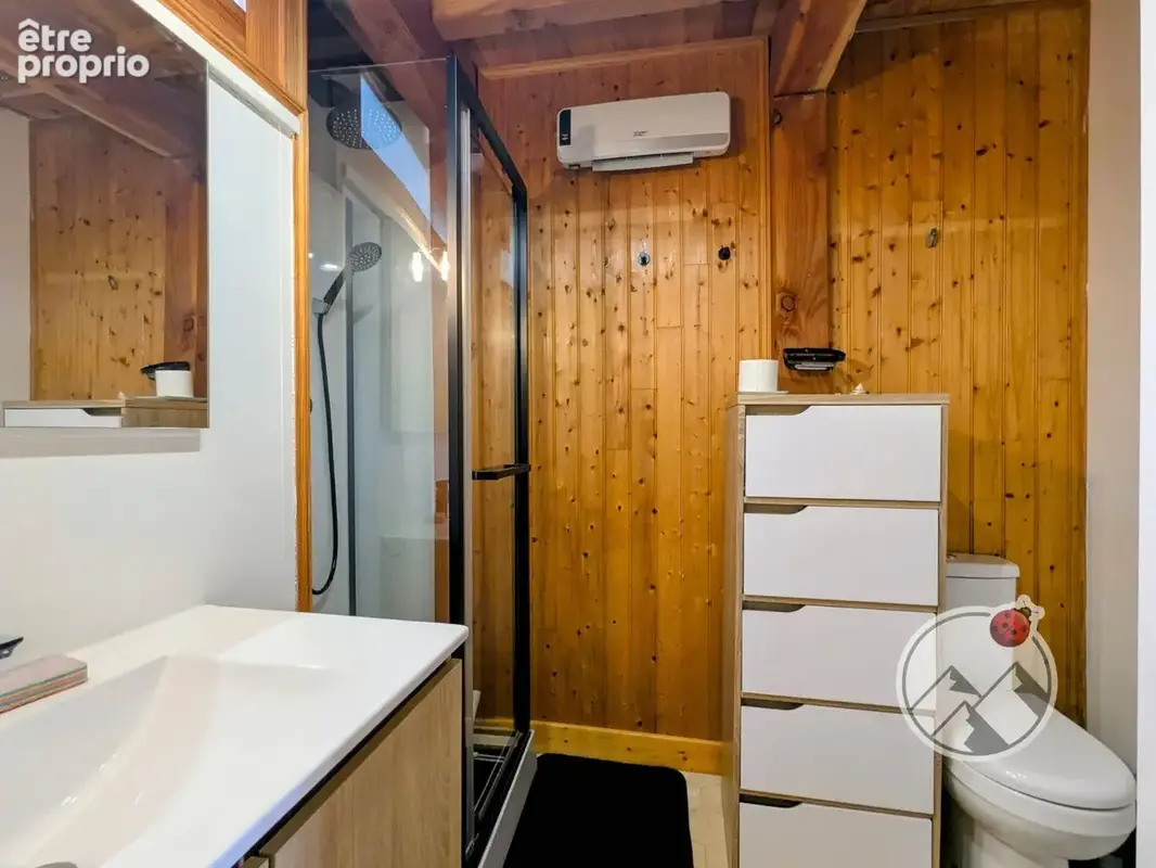 Centre ville d'Argelès-Gazost : maison de ville de caractère entièrement rénovée avec 2 chambres + mézzanine - photo 10