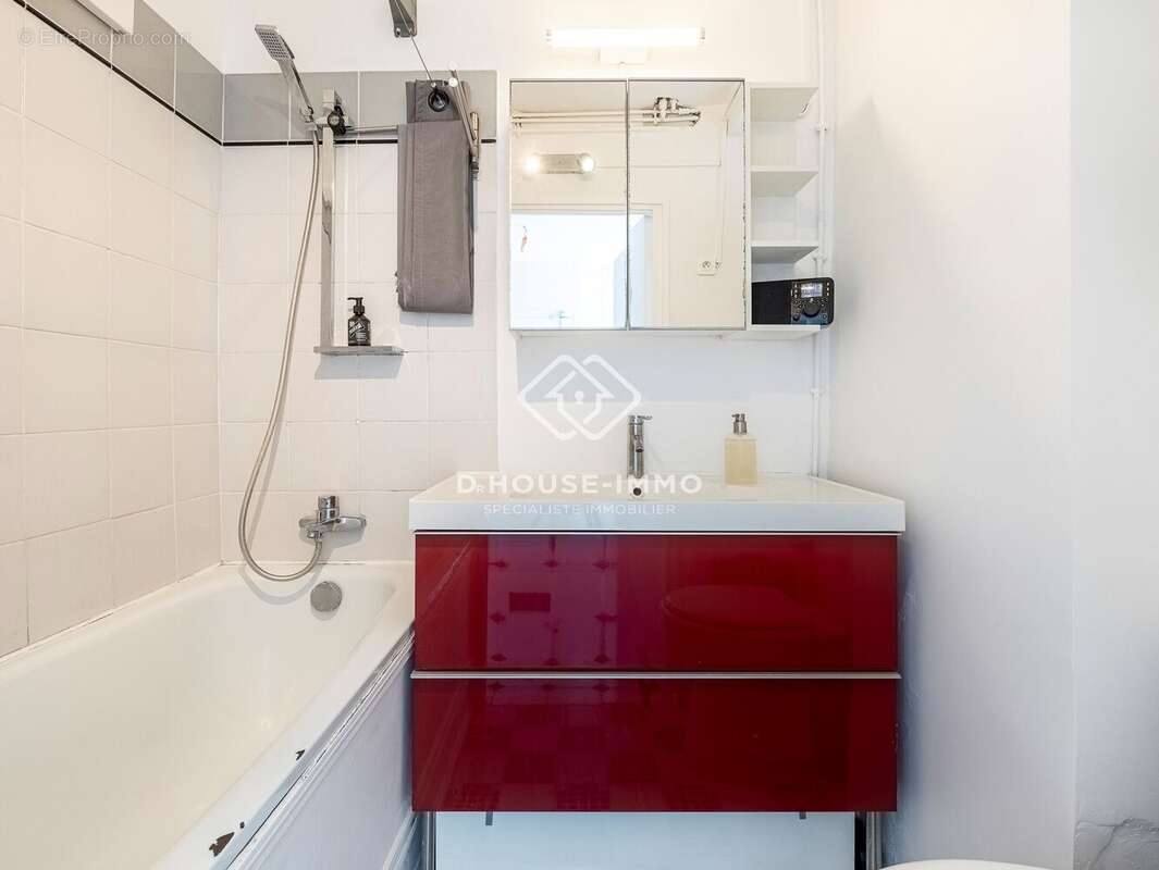 Appartement à PARIS-17E