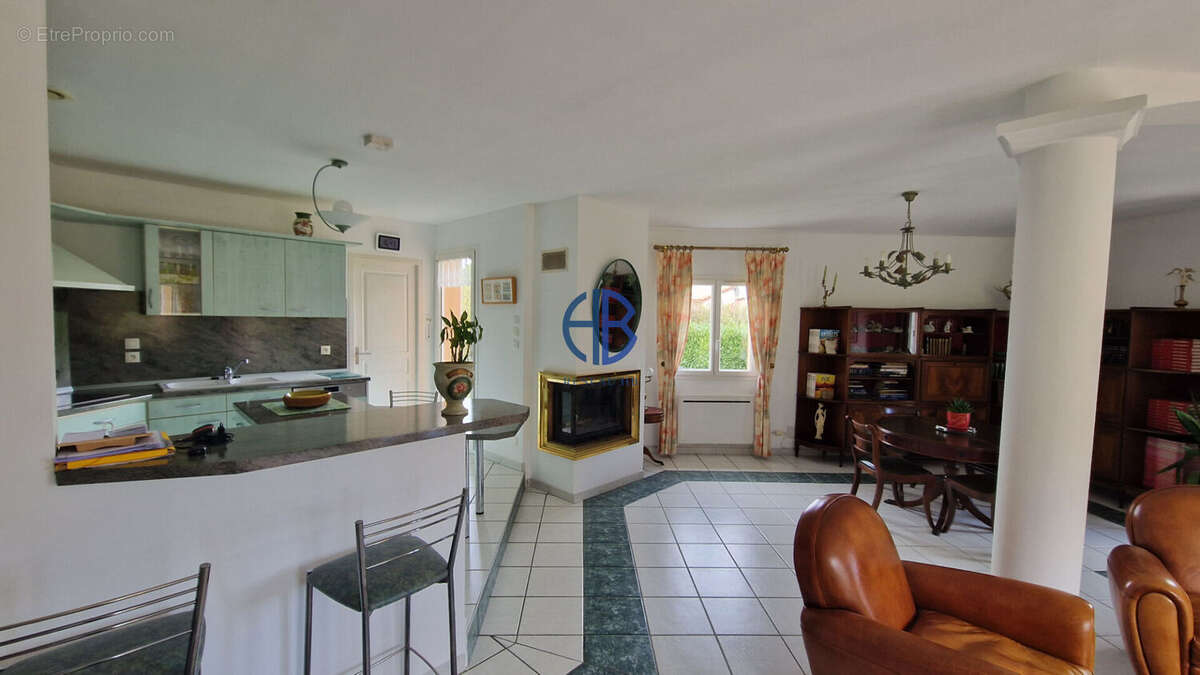 Maison à MONTALIEU-VERCIEU