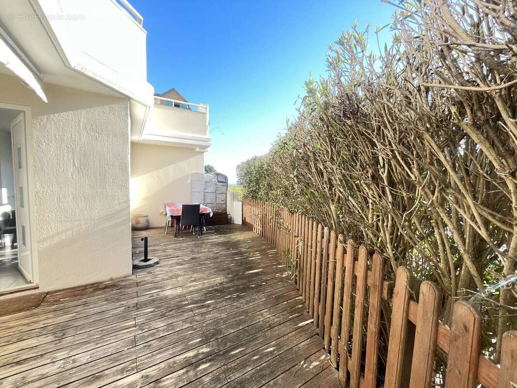 Appartement à MANDELIEU-LA-NAPOULE