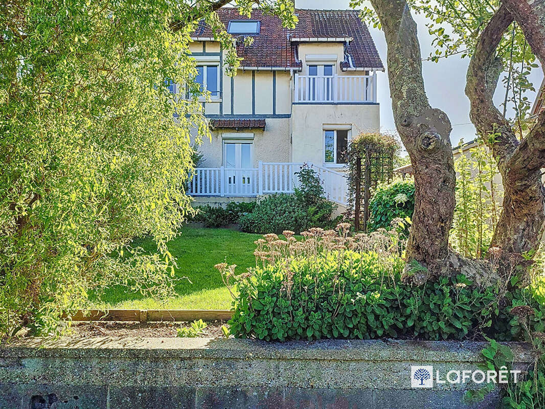 Maison à NOTRE-DAME-DE-GRAVENCHON