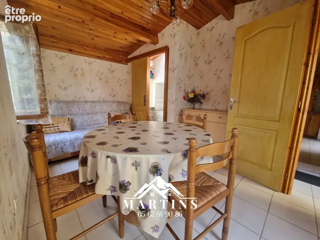 EXCLUSIVITE AGENCE - Charmante petite maison de village et terrain autour. - photo 5