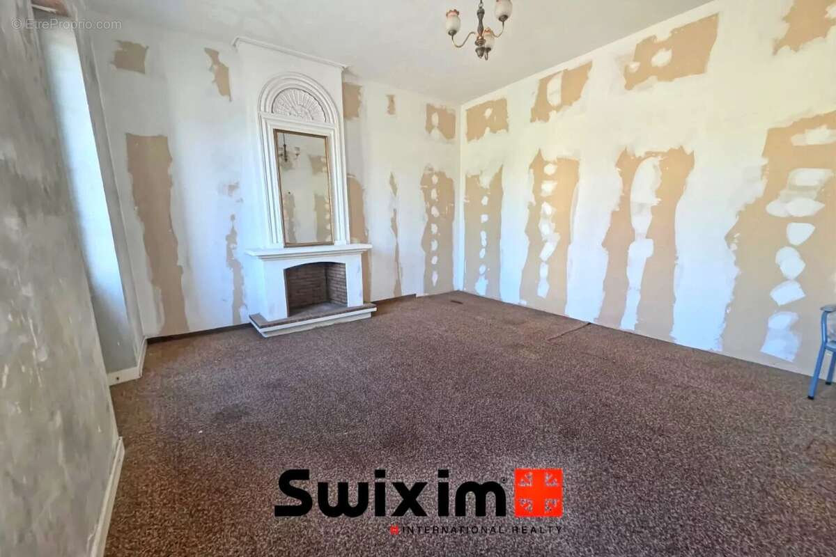Maison de Maître de 235M² à rénover à Blaignan-Prignac - photo 6