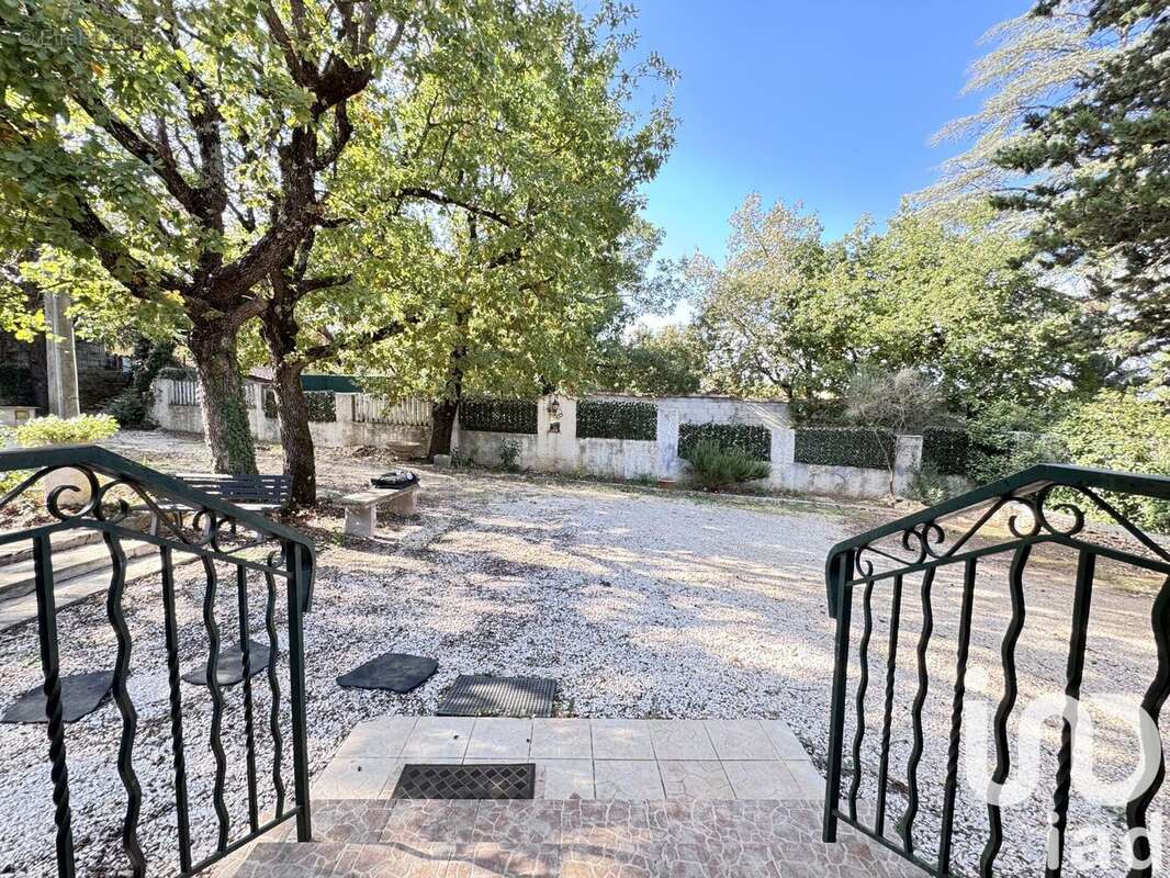 Photo 3 - Maison à SAINT-MAXIMIN-LA-SAINTE-BAUME