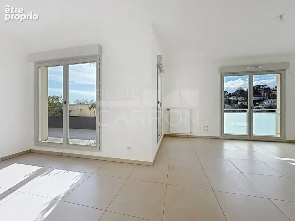 Crepieux centre village t4 78m² + terrasse 110m² 2 stationnements 440000€ - photo 10