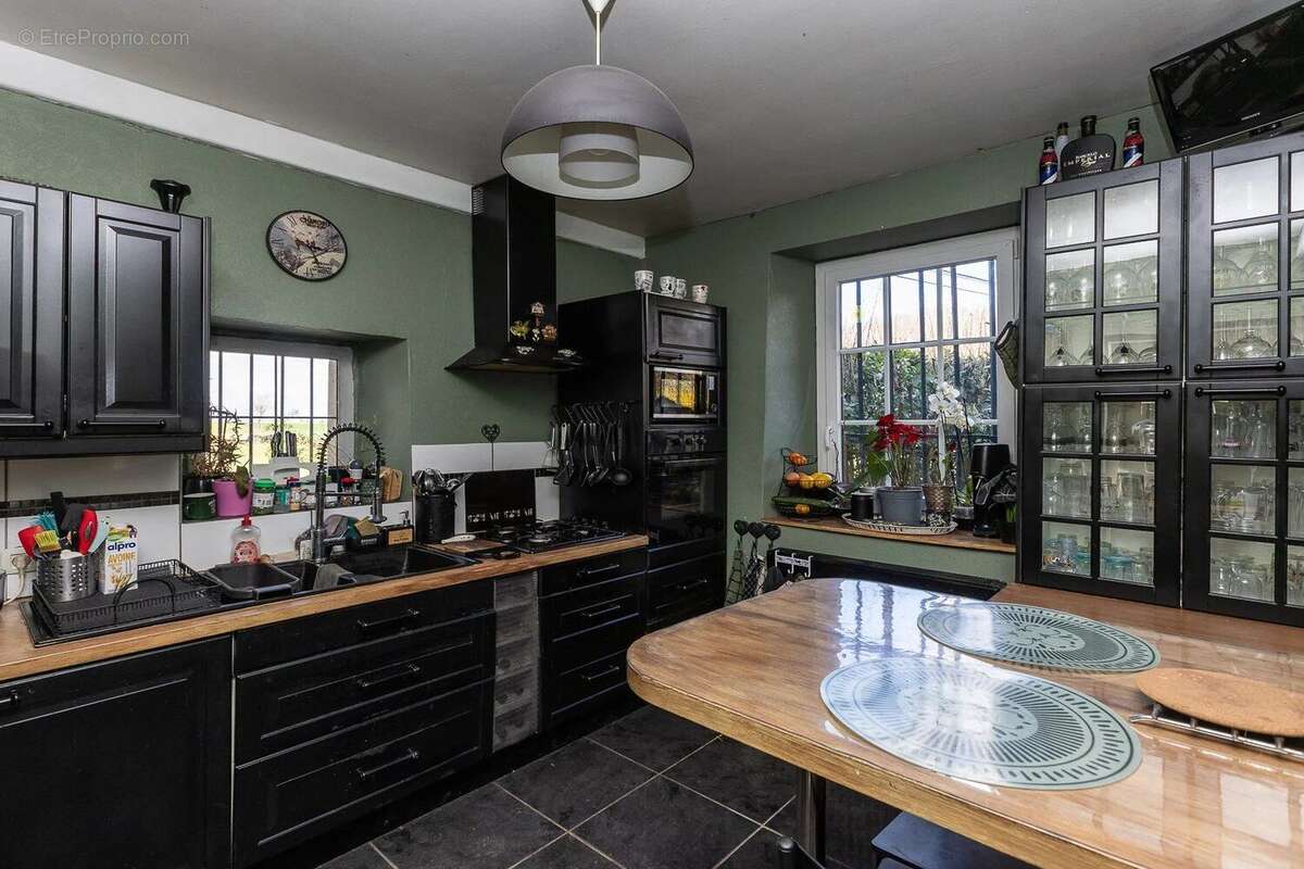 Maison à MONTFERRAT