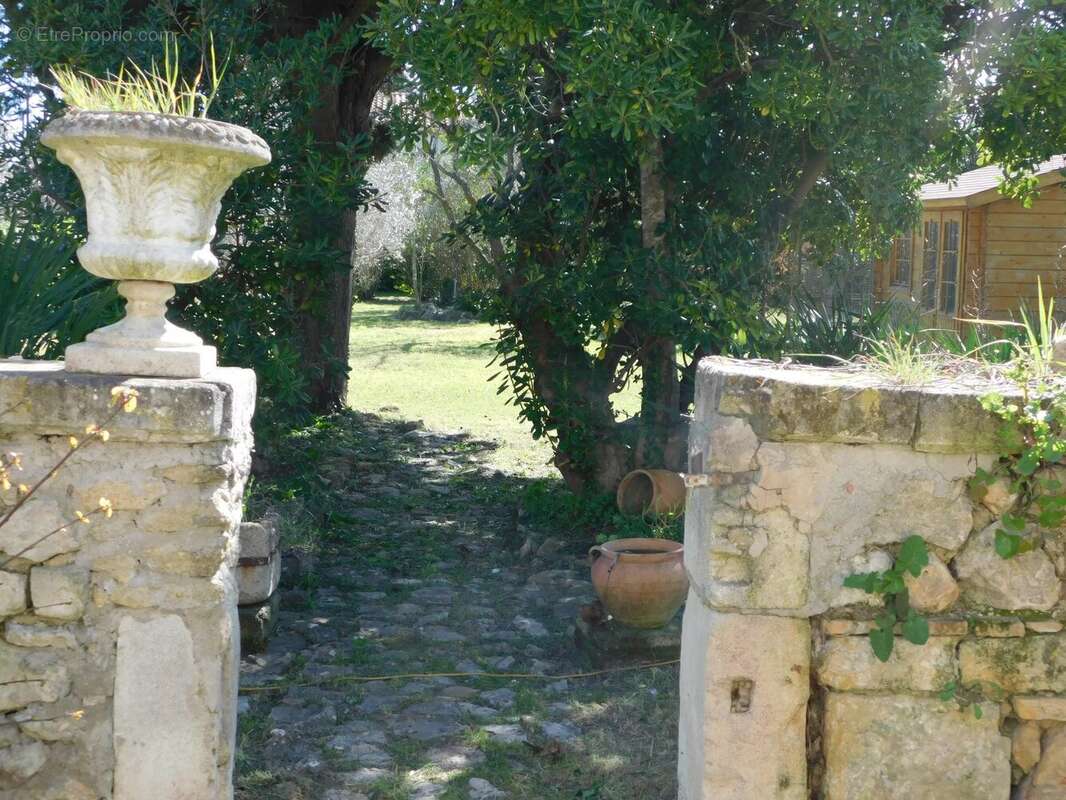 Maison à MOURIES