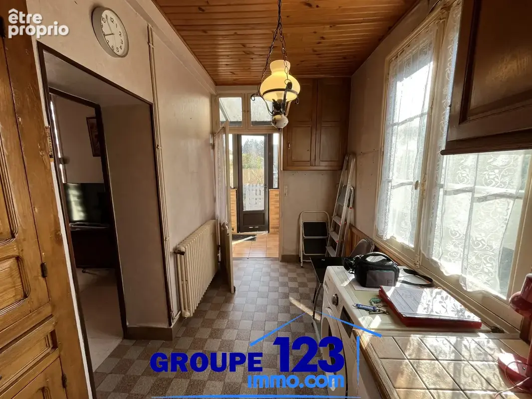 Auxerre - Maison de 81 m2 - T5 - photo 4