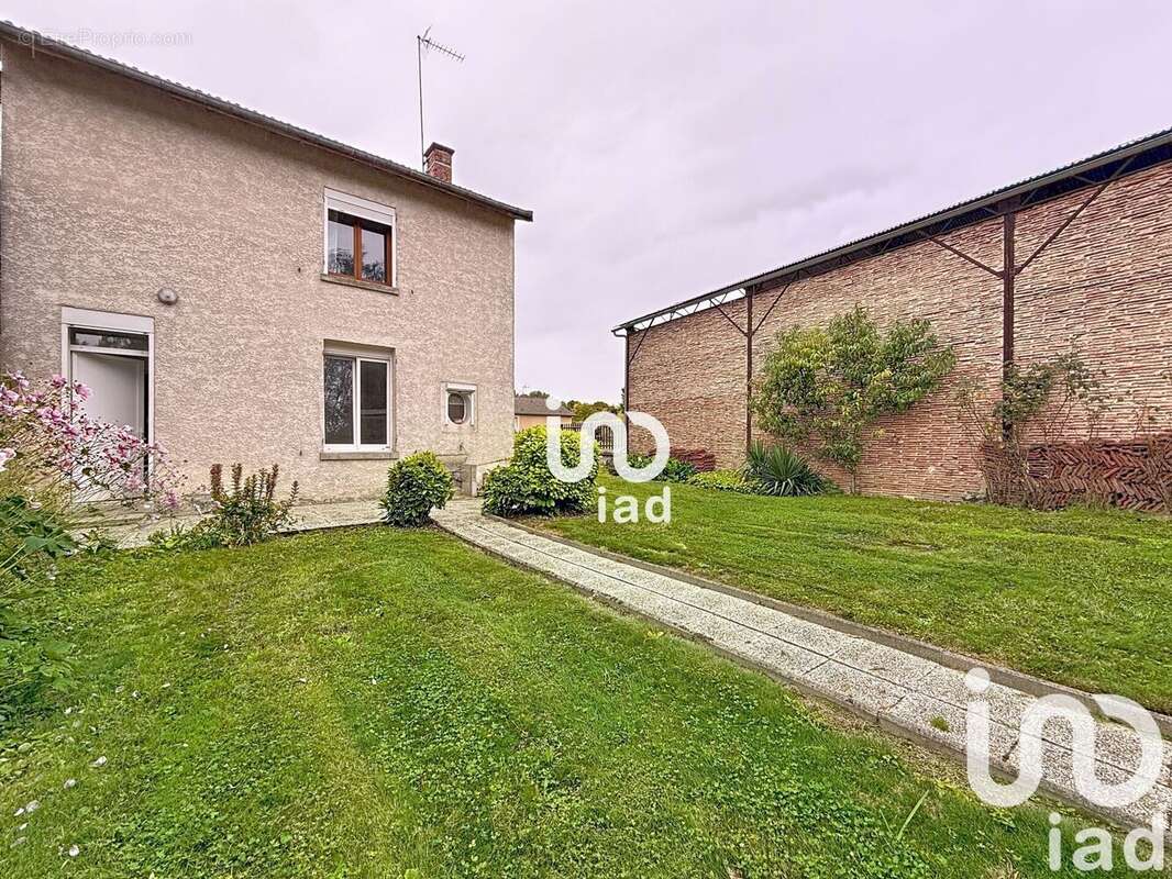 Photo 3 - Maison à AUVE