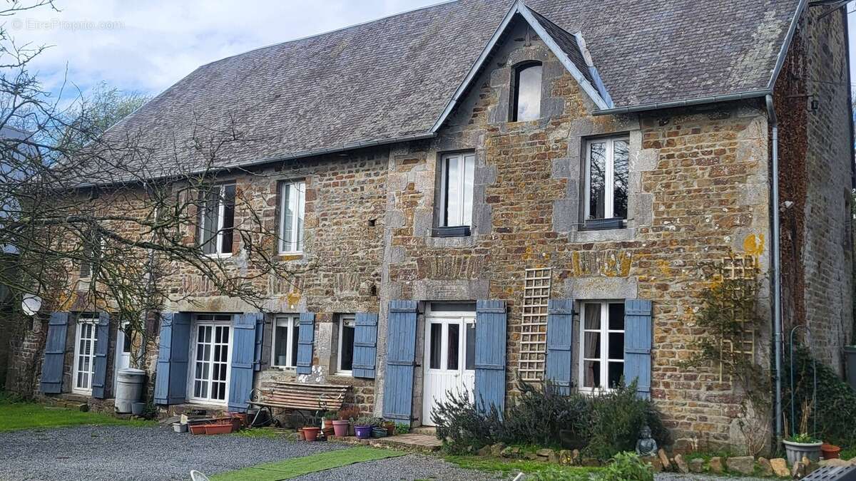 Maison à SAINT-DENIS-LE-GAST