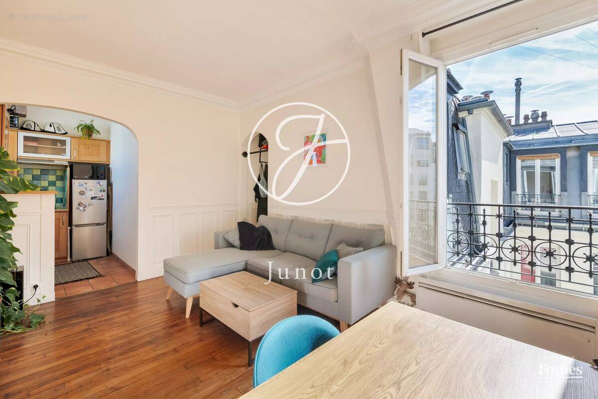 Appartement à PARIS-18E