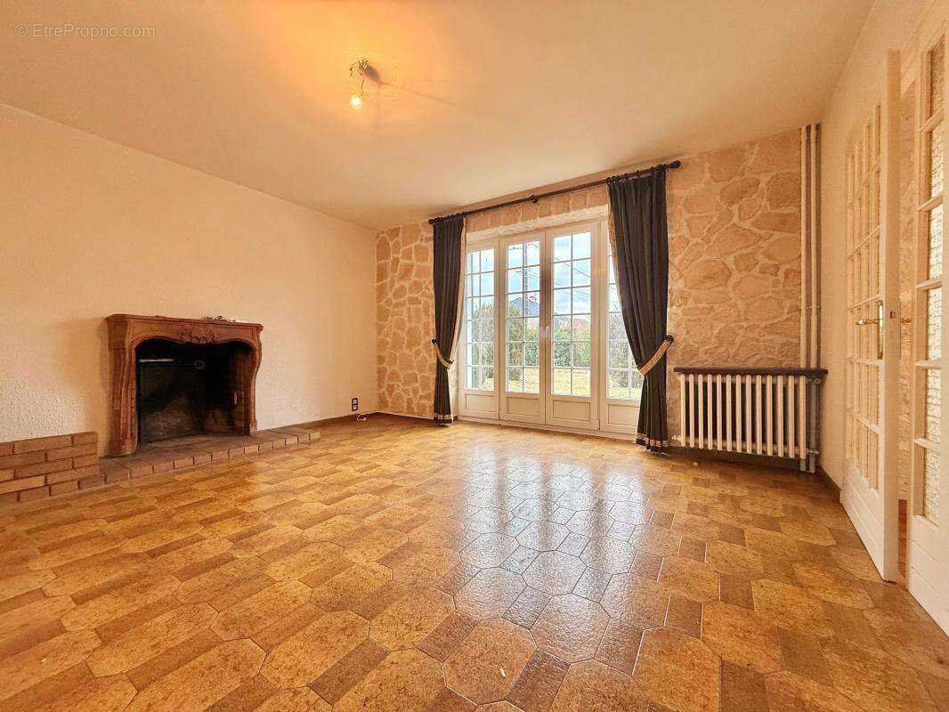Maison à MAGNY-SUR-TILLE