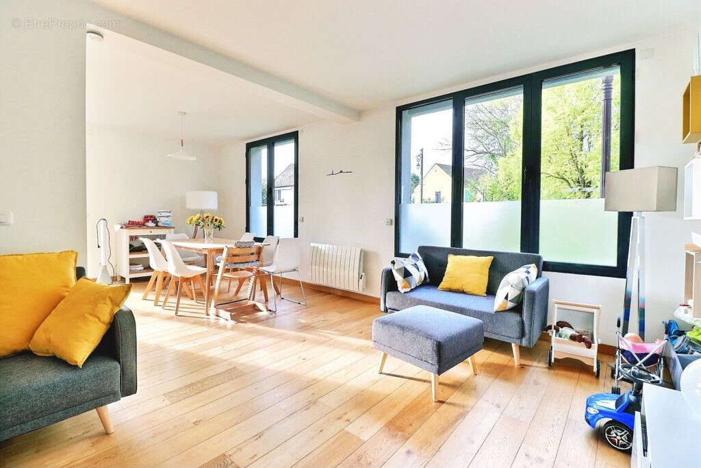 Maison à MAREIL-MARLY