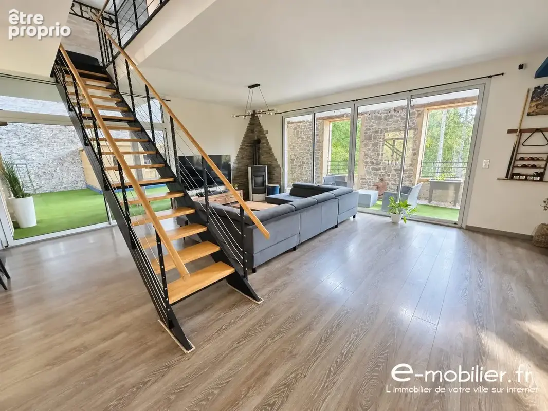 Maison 8 pièces 228 m² à vendre à Saint-Igny-De-Roche (71170) - photo 3