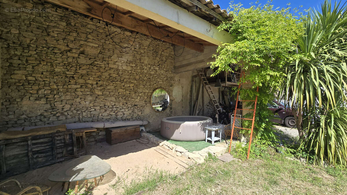 Maison à CAVEIRAC