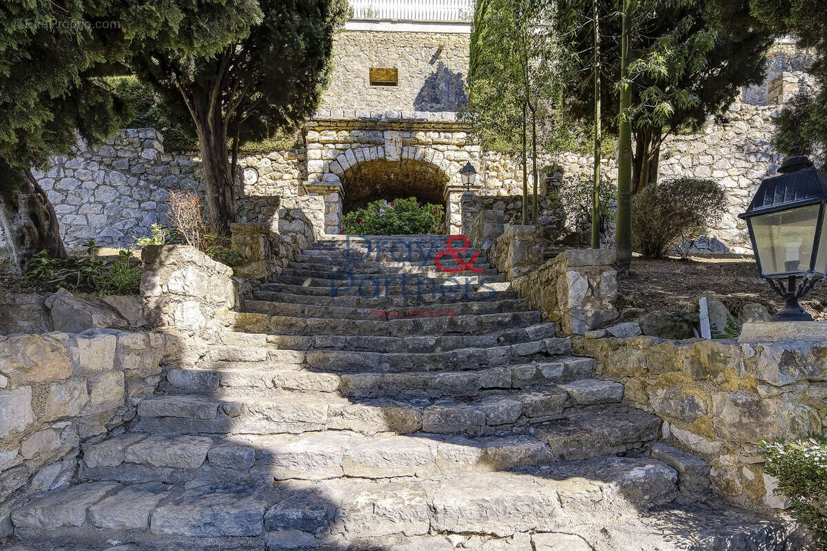 Appartement à ROQUEBRUNE-CAP-MARTIN