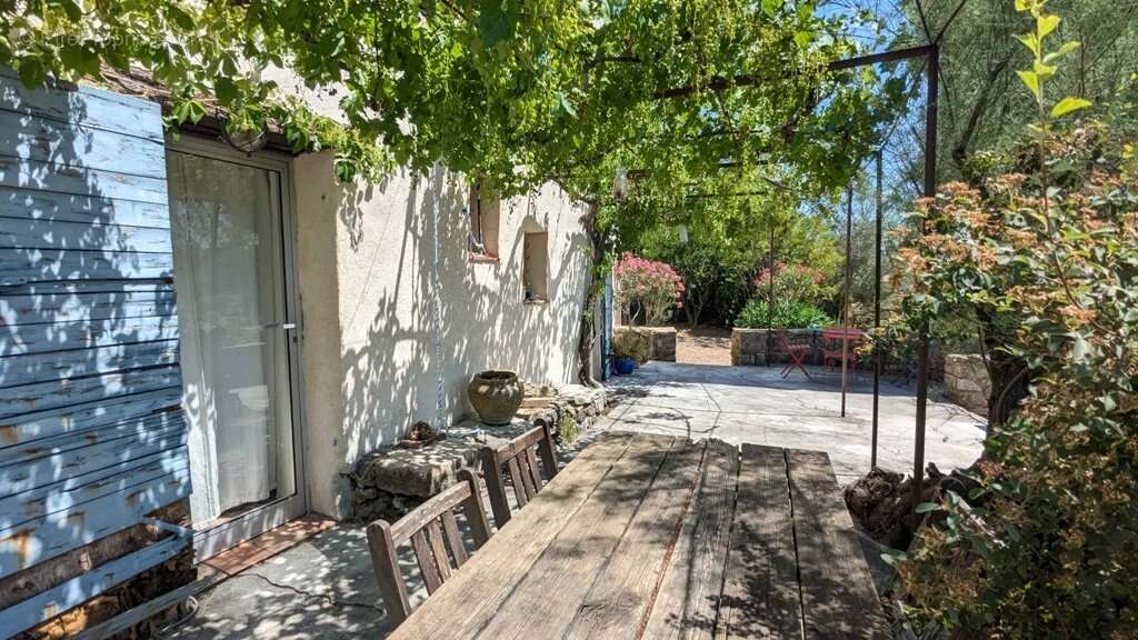 COTIGNAC Maison ancienne sur 4.862m² - photo 3