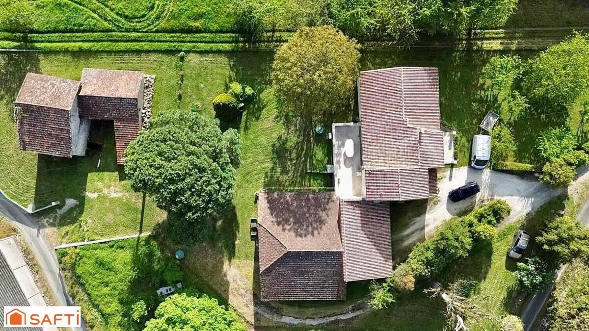 Photo 1 - Maison à SAINTE-COLOMBE-DE-VILLENEUVE