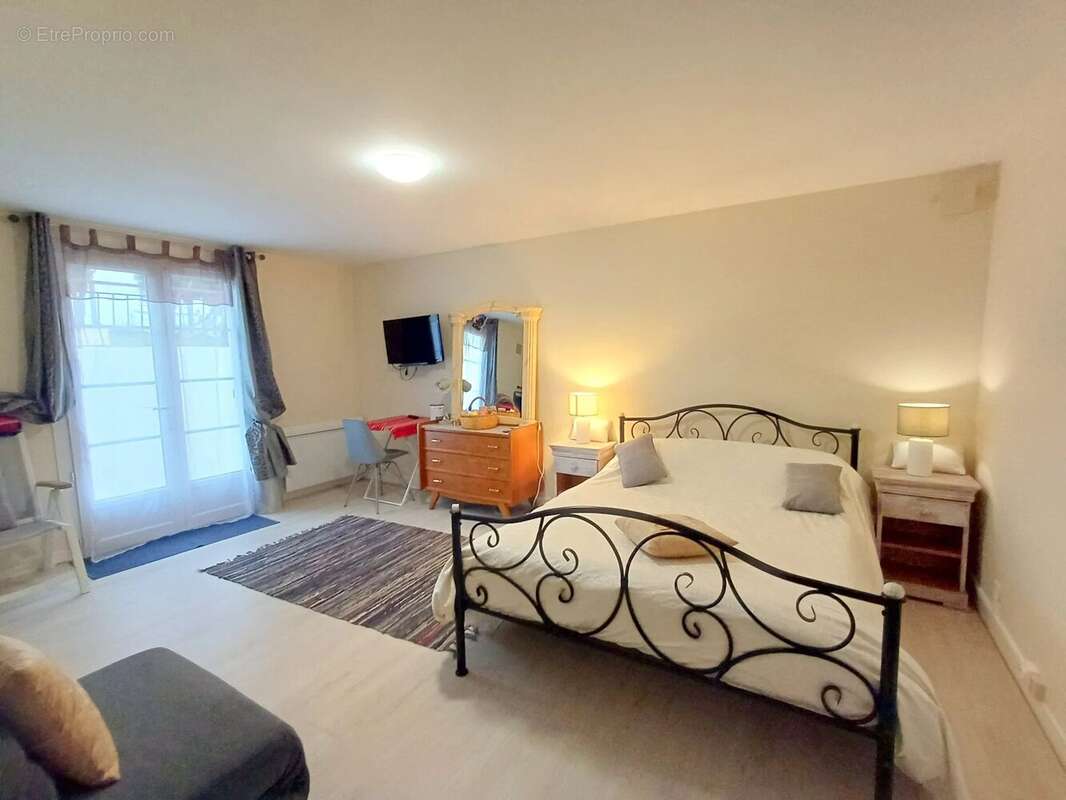 Maison familiale avec potentiel locatif à proximité de Saintes - photo 10
