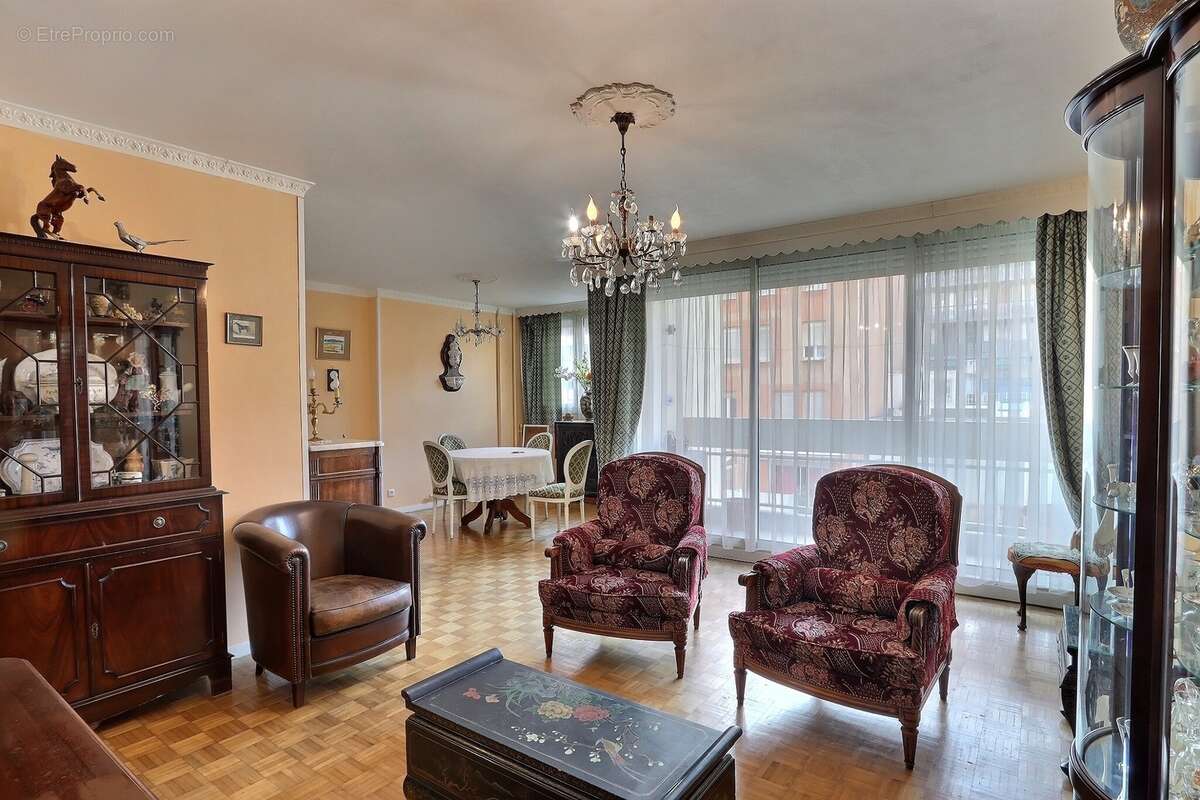 Appartement à MARSEILLE-7E