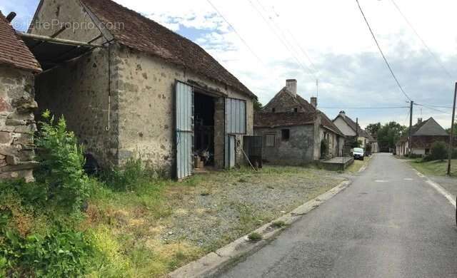 Maison 118 m² à Lussac-Les-Eglises  - photo 8