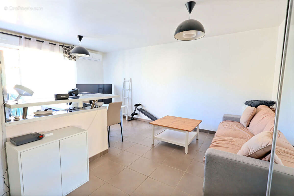 Appartement à MAUGUIO