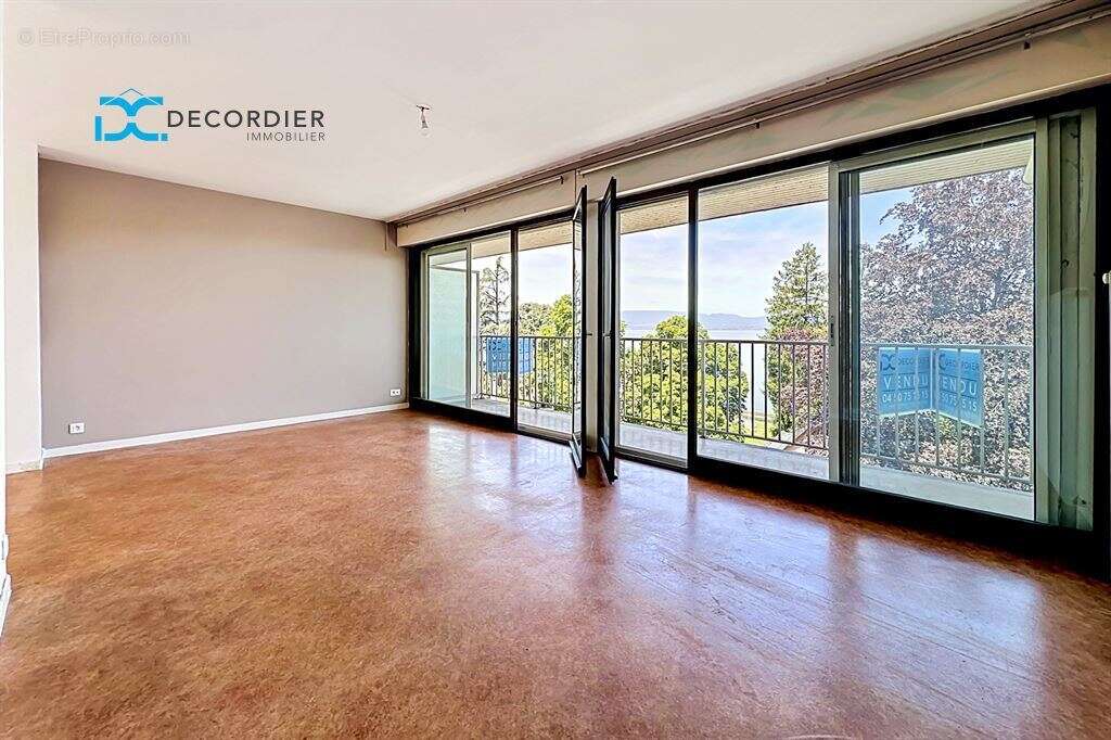 Appartement à EVIAN-LES-BAINS