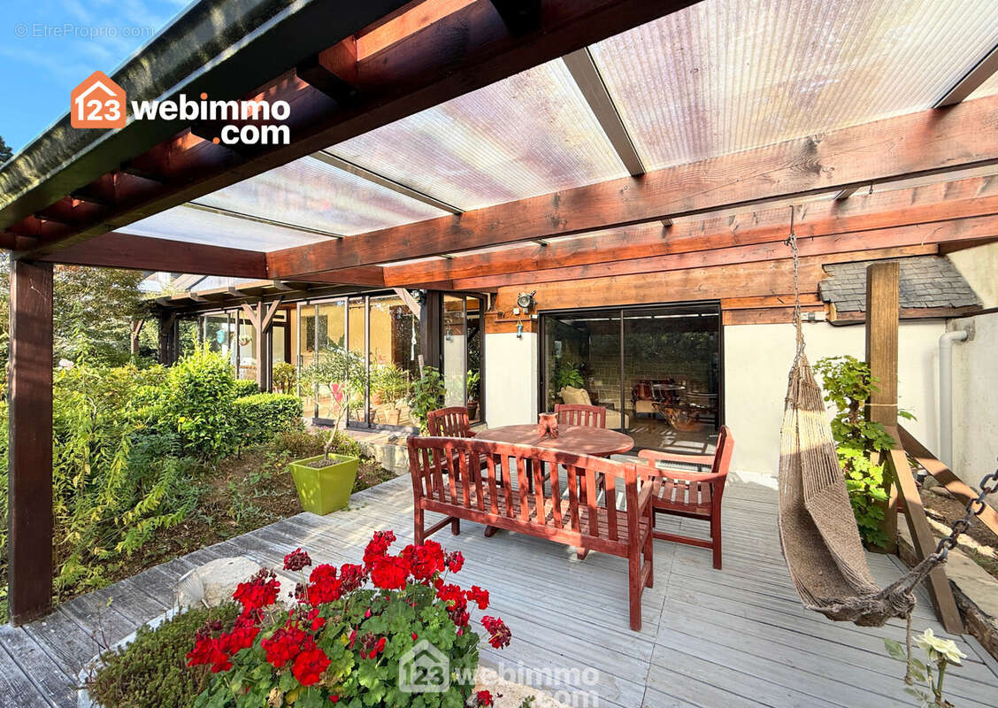 Maison à TREDREZ-LOCQUEMEAU