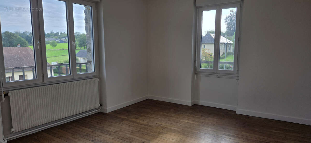 Appartement à LUBERSAC
