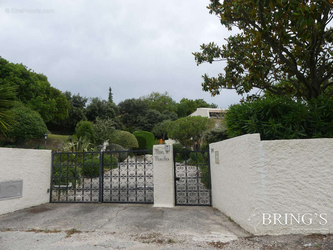Entrée propriété - Maison à SAINT-MANDRIER-SUR-MER