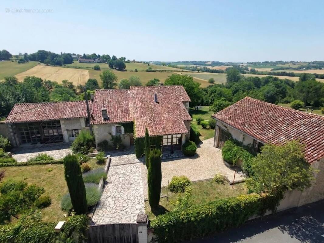 Maison à BERTRIC-BUREE