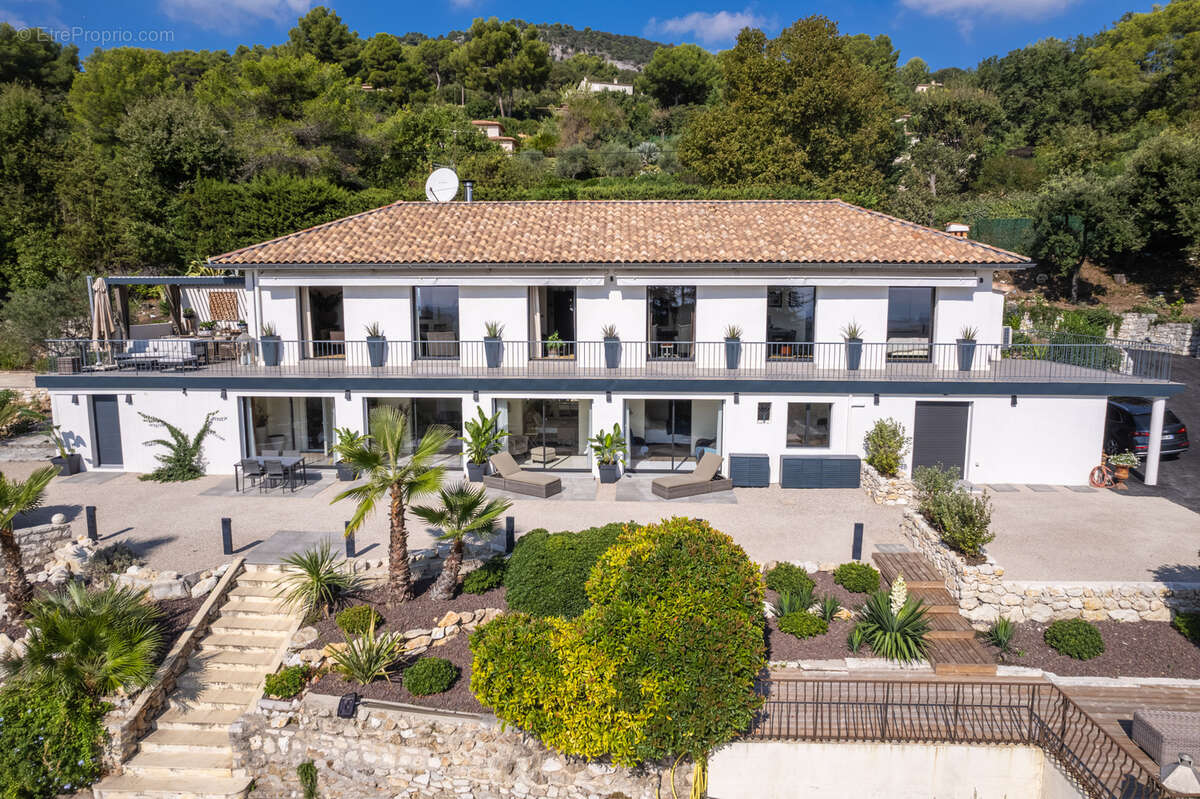 Maison à TOURRETTES-SUR-LOUP
