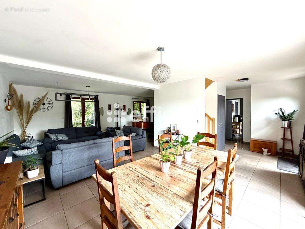 Maison 160 m² à Tessancourt-Sur-Aubette  - photo 4