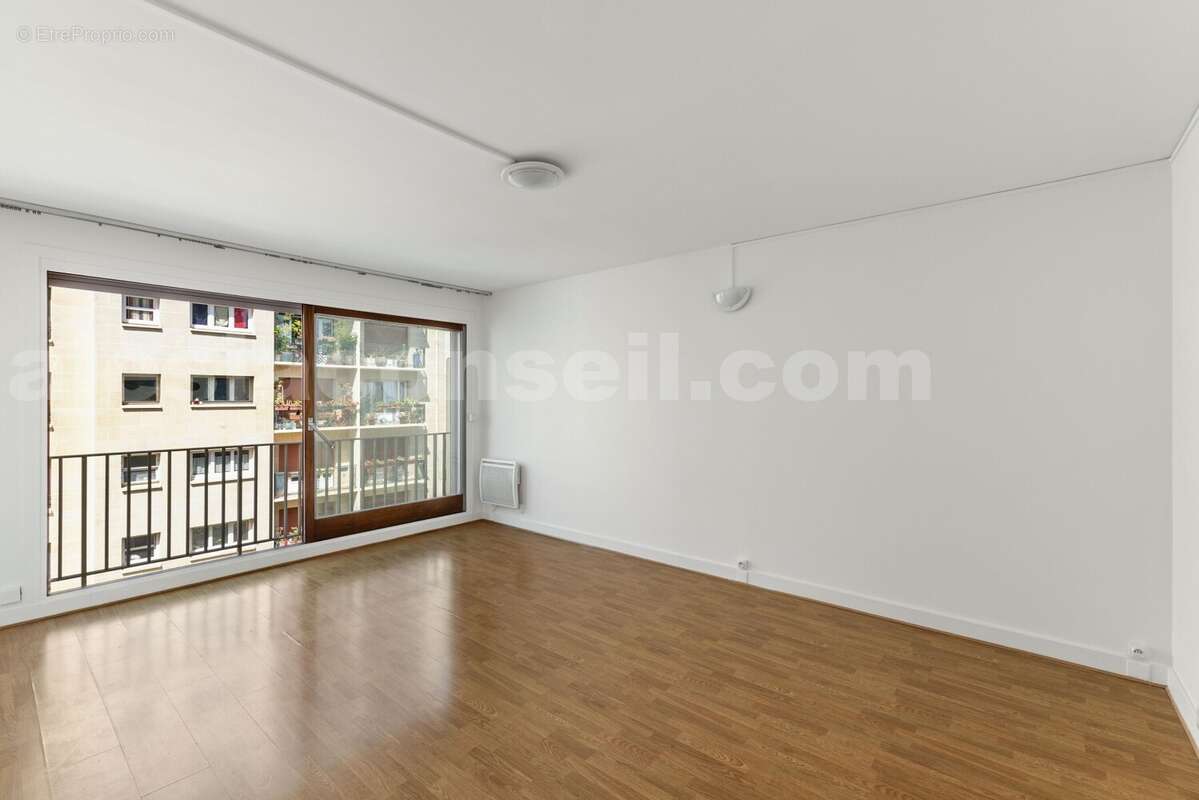 picture-2 - Appartement à PARIS-14E