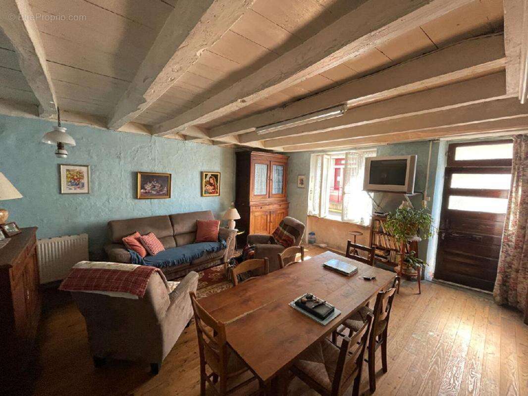 Maison à LA CROIX-SUR-GARTEMPE