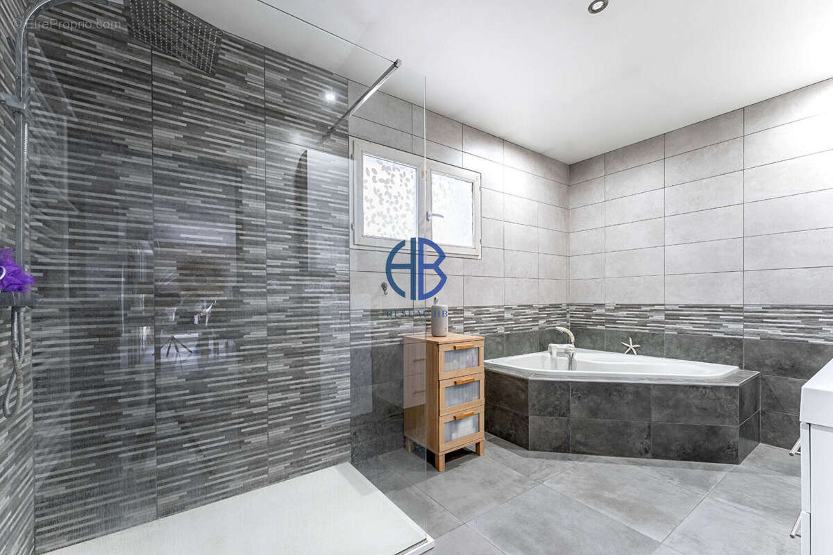 Maison à SAINT-CHEF