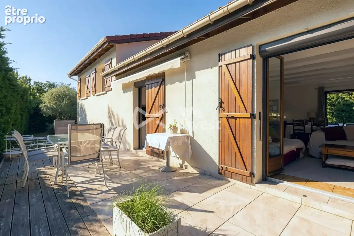 Maison 114 m² à Venissieux  - photo 2