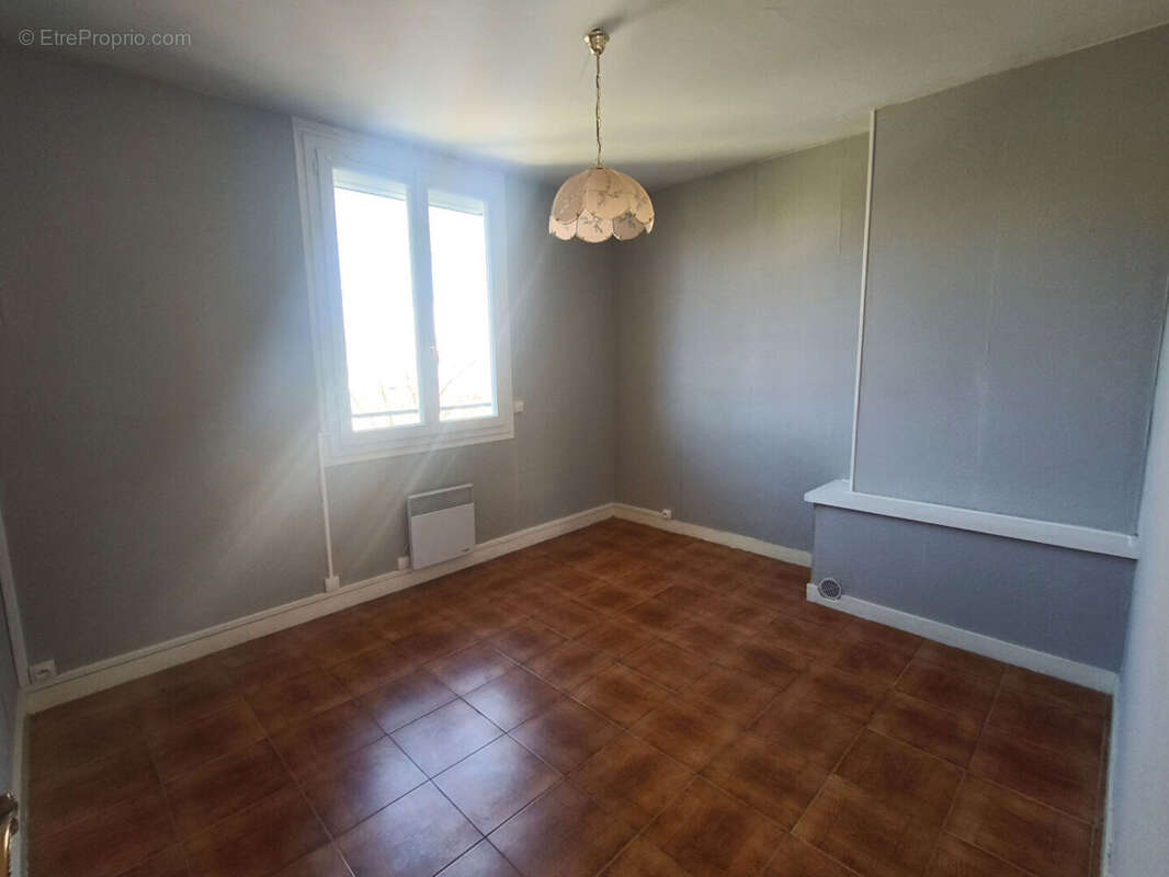 Maison à VARENNES-VAUZELLES