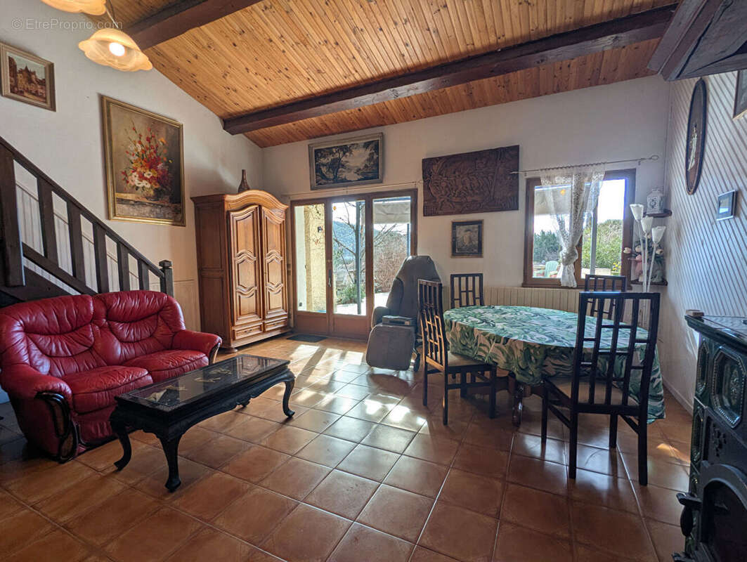 SALERNES, maison 10 pièces, 208 m² avec dépendance. - photo 15